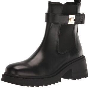 Steve Madden women's  Black Ribbed Sole Boots Size # 8.0